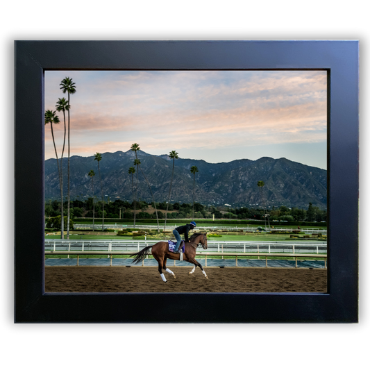 Lane Way Candid Mountain Background Photo